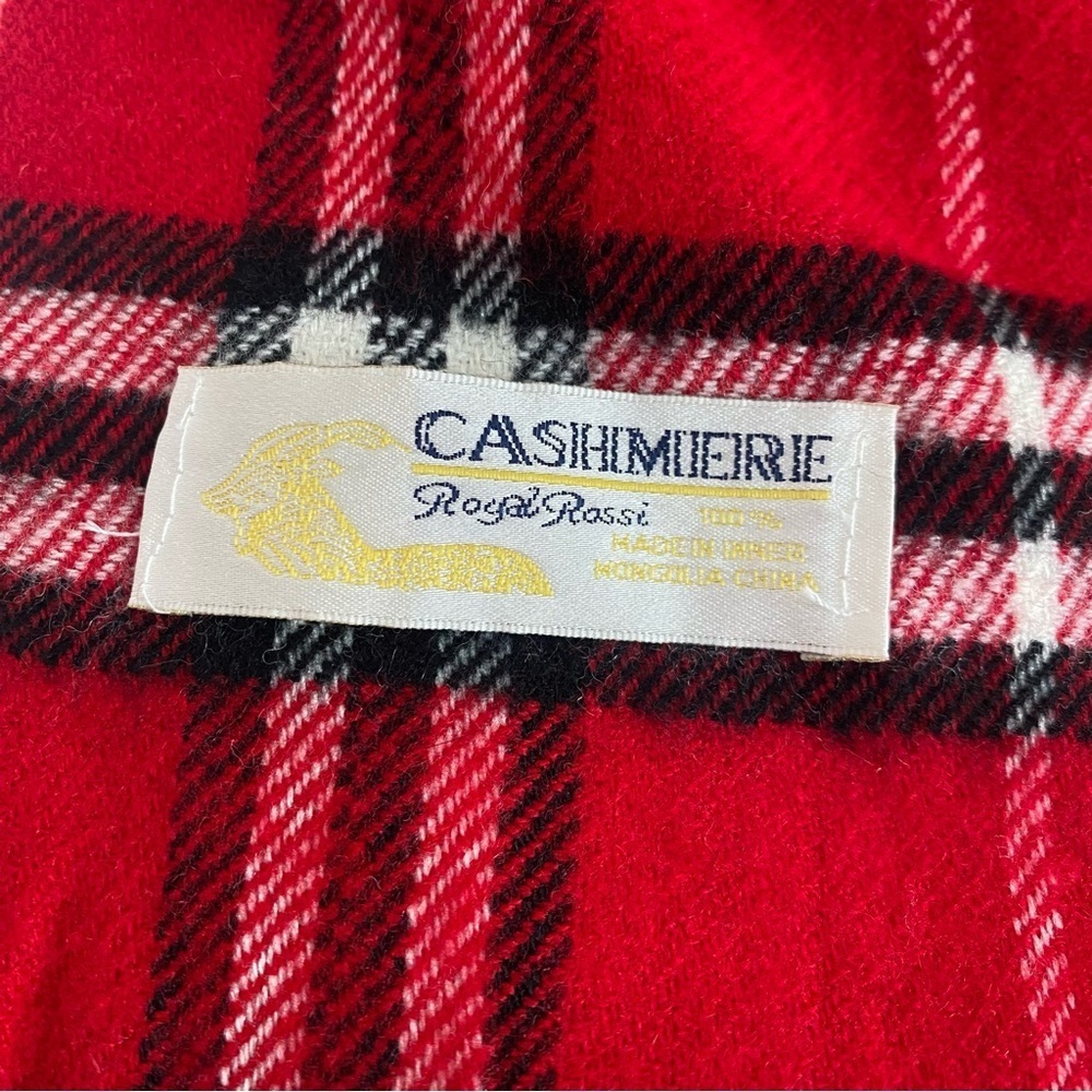 Royal Rossi 100% Cashmere Red Tartan Plaid Scarf/Wrap 30.5” x 73” - Picture 4 of 5